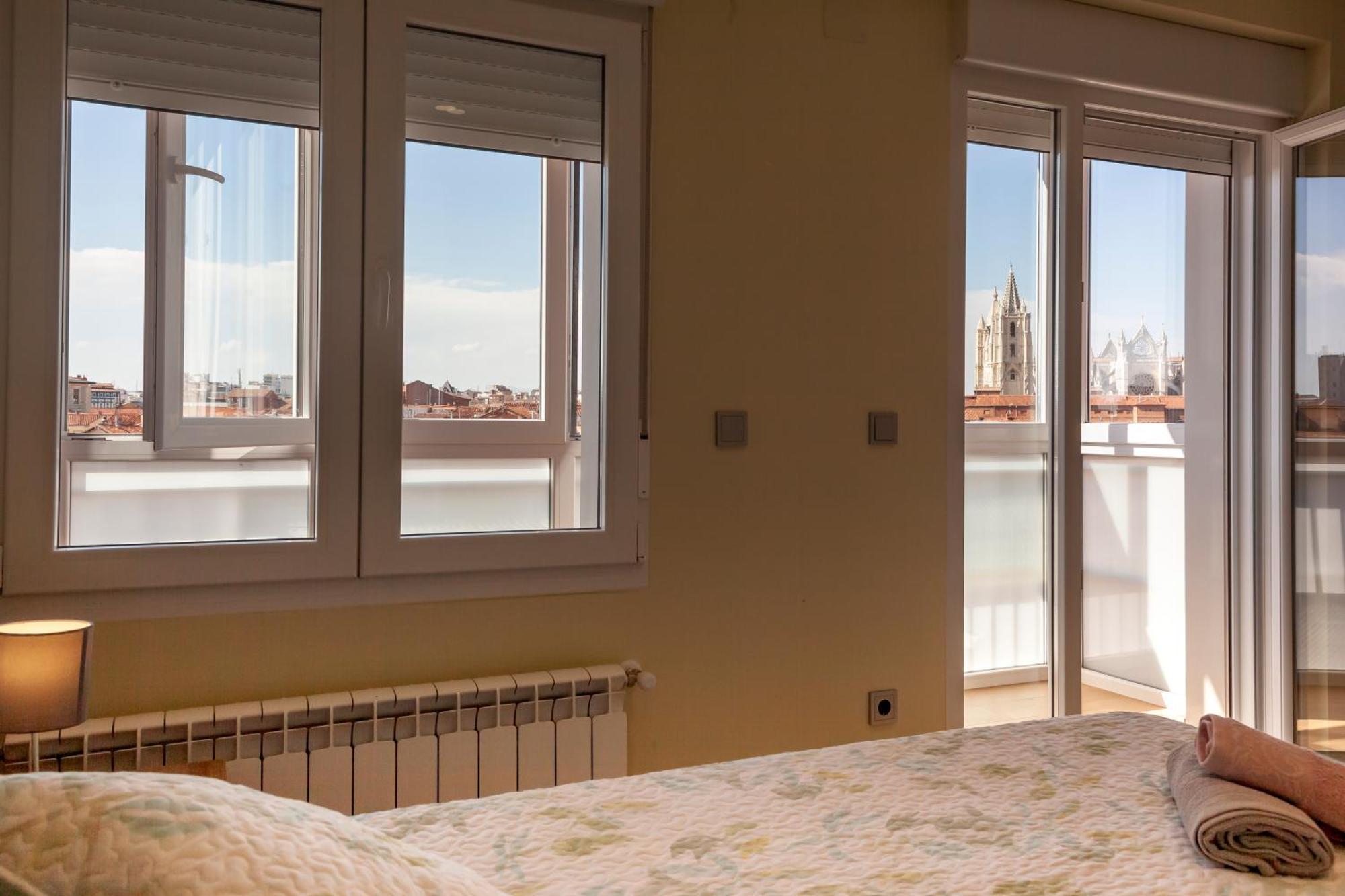 The View - Apartamento Reformado Con Vistas A La Catedral - Leonapartamentos Extérieur photo